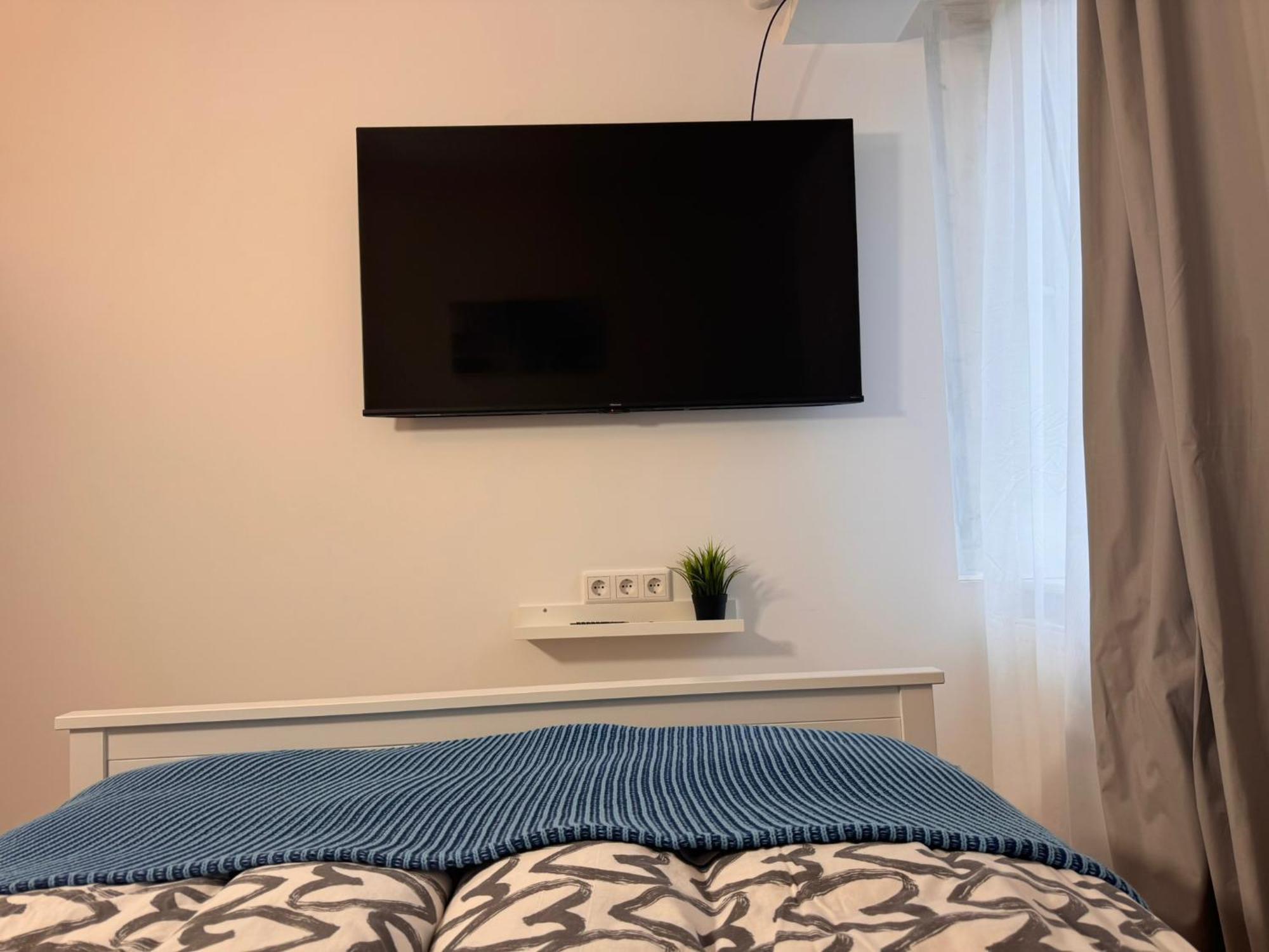 Fc-Apartmenthaus Falkensee Mit Grossem Garten Und Pkw Stellflaechen Extérieur photo