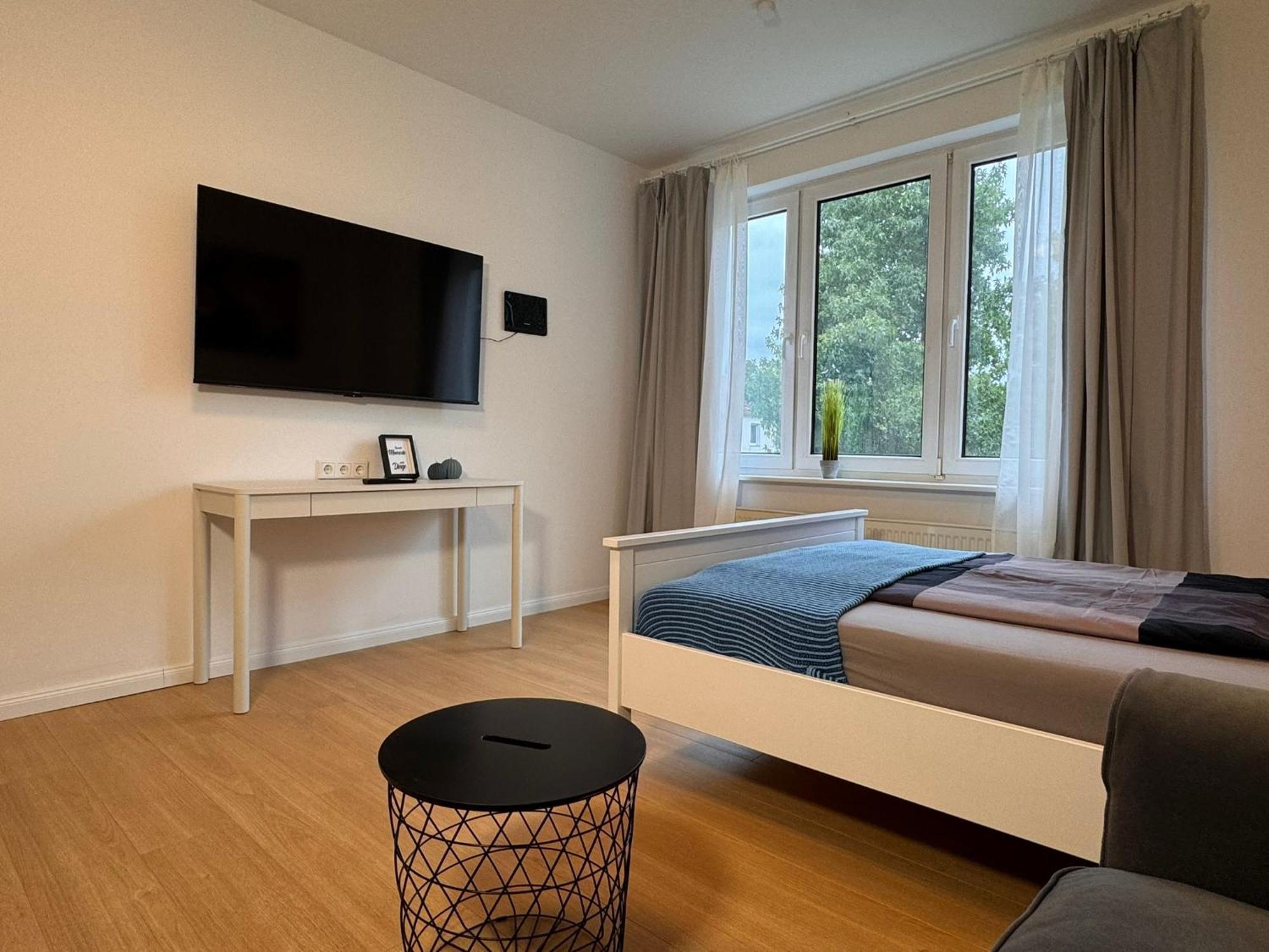 Fc-Apartmenthaus Falkensee Mit Grossem Garten Und Pkw Stellflaechen Extérieur photo