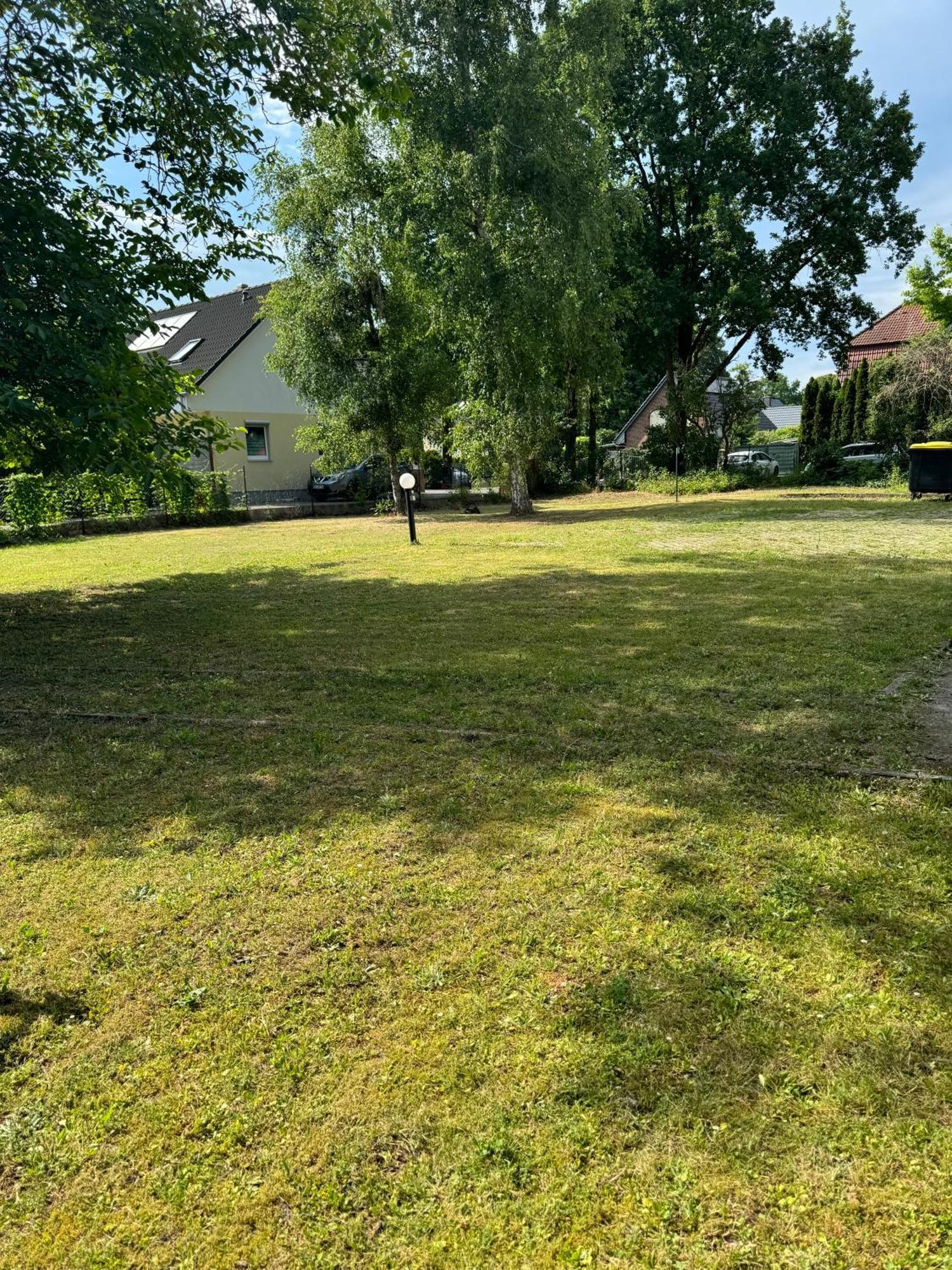 Fc-Apartmenthaus Falkensee Mit Grossem Garten Und Pkw Stellflaechen Extérieur photo